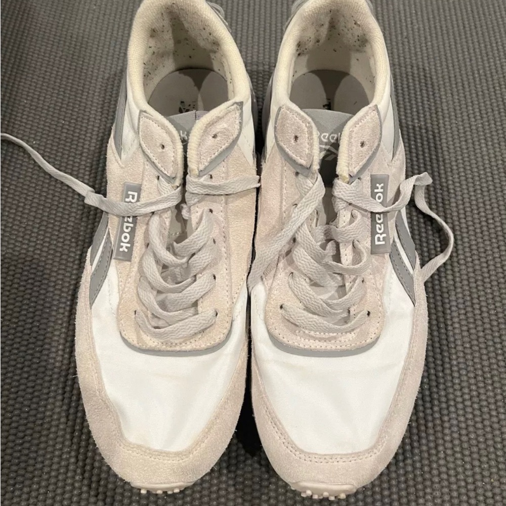 Reebok Galaxy 10 Women’s Size 9 Grey and White Sneakers Good Condition